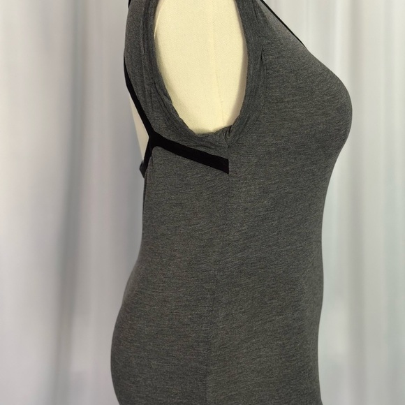Betsey Johnson Gray Sleeveless Criss-Cross Open Back Fitted Muscle Tee (732) - Picture 4 of 10